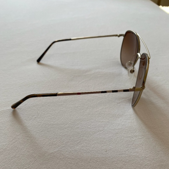 Burberry Sunglasses - Picture 5 of 8